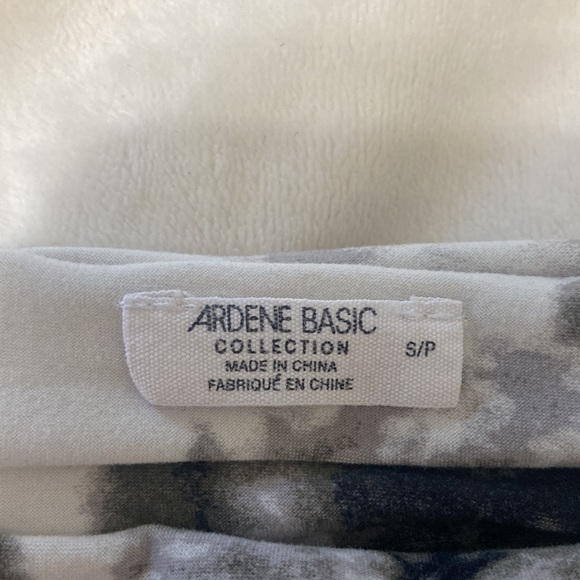 black and white tube top crop top from Ardene - Picture 2 of 3